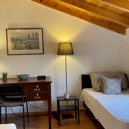 Cosy Loft Apartment In Argyrades Village Appartement