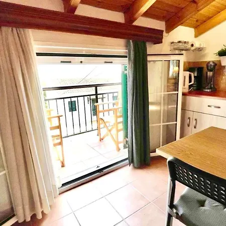 Cosy Loft Apartment In Argyrades Village